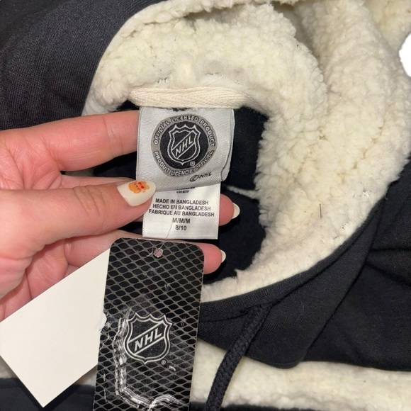 NWT Philadelphia Flyers NHL Hockey Fleece Hoodie Women’s M Sports Jersey Warm - Picture 9 of 13
